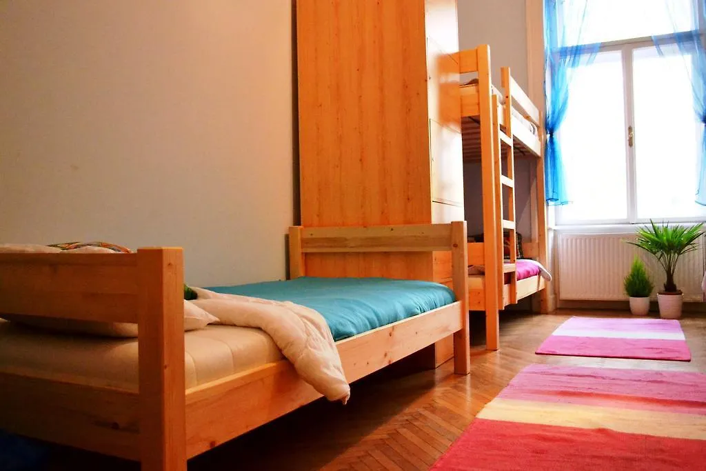 Hotel California Budapest 0*,  Hungary